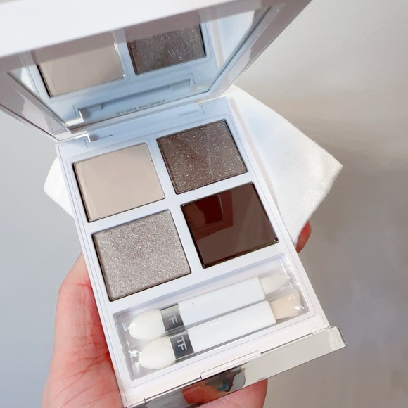 Tom Ford Soleil Neige Eye Color Quad Color 01 LUMIERE D'HIVER - Picture 3 of 7